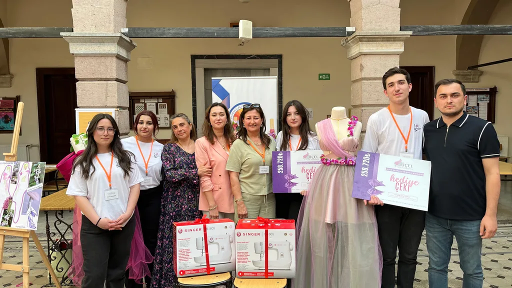 Bayraklı Ali Osman Konakçı Lisesi öğrencileri il birincisi oldu