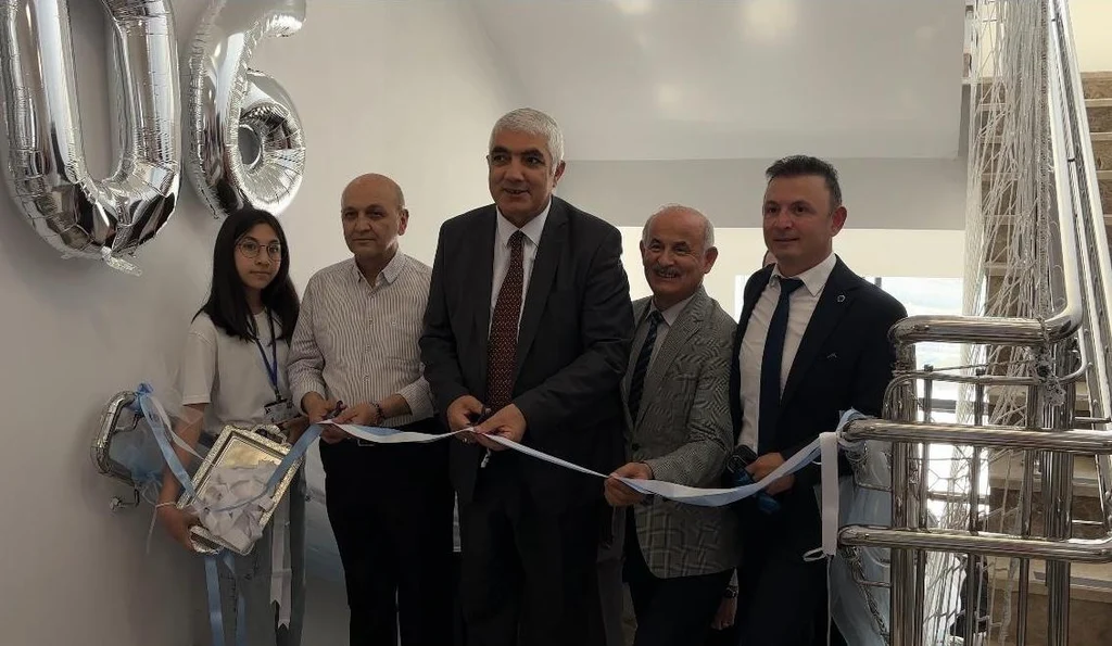 Buca Bilim ve Sanat Merkezi, TÜBİTAK 4006 Bilim Fuarı’na ev sahipliği yaptı