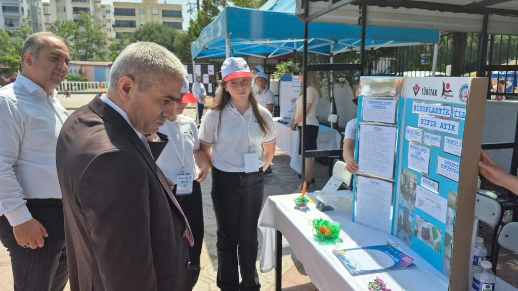 Aliağa’da TÜBİTAK 4006 Bilim Fuarı gerçekleştirildi