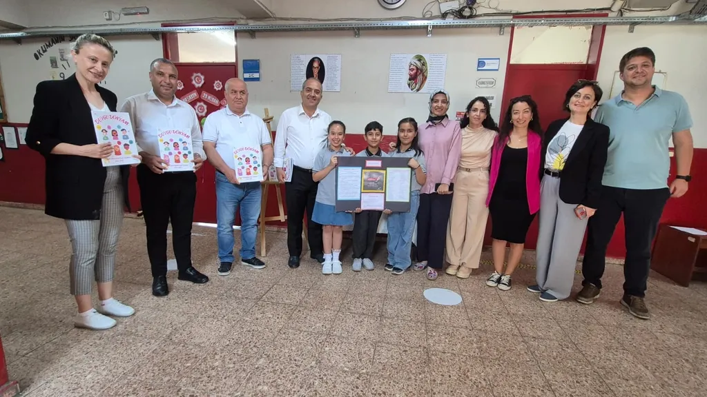 Dr. Erdoğan Akyüz ve Şube Müdürlerinden Şehit Çavuş Bülent Kula İlkokuluna ziyaret