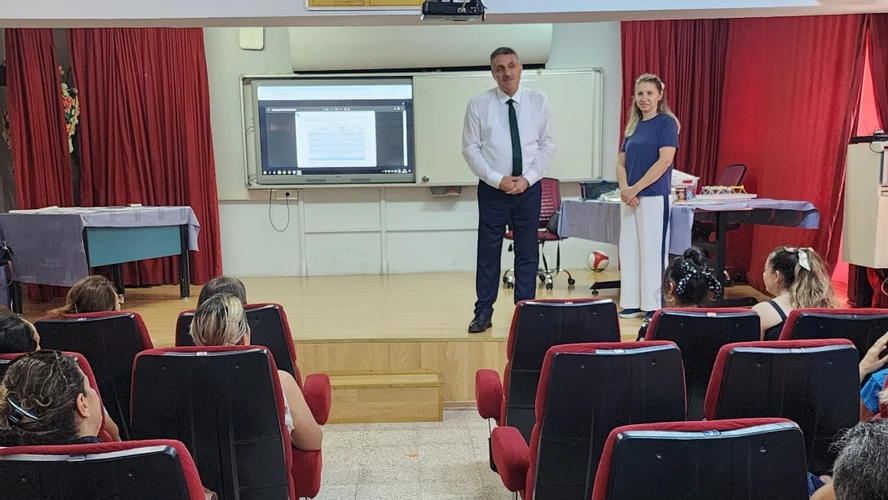 Bayraklı’da öğretmenlere “e-Yüzyılı Maarif Modeli” eğitimi verildi
