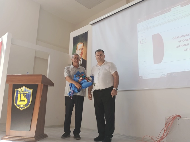Bergama’da “Türkiye Yüzyılı Maarif Modeli” bilgilendirme toplantısı gerçekleştirildi