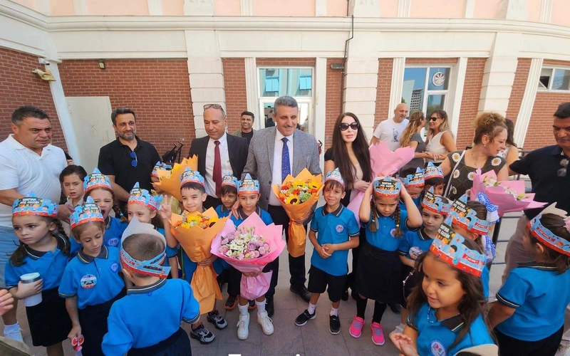 Bayraklı İlçe Millî Eğitim Müdürü Mehmet Tahir Büdün'den uyum haftası ziyareti