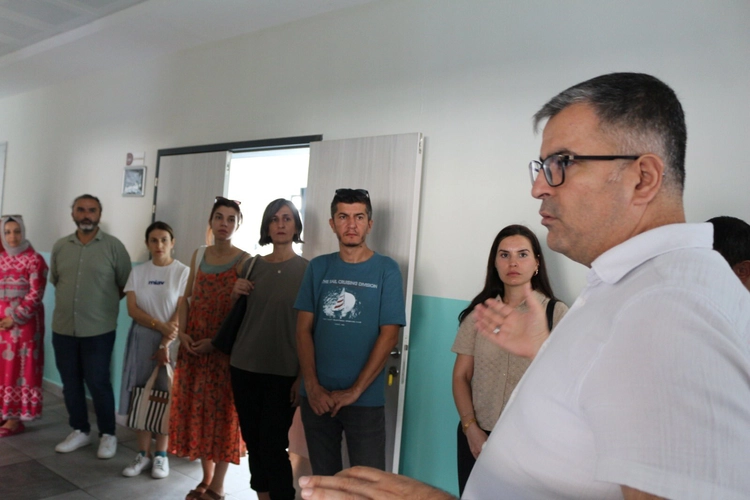 Bergama İlçe Milli Eğitim Müdürü Ekrem Ulus'tan Gazi İlkokulu ve Ortaokuluna ziyaret