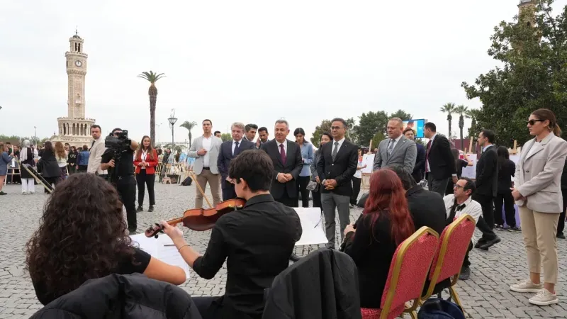 Cumhuriyet’in 102. Yılı İzmir’de İkinci Gününde de Büyük Bir Coşkuyla Kutlandı
