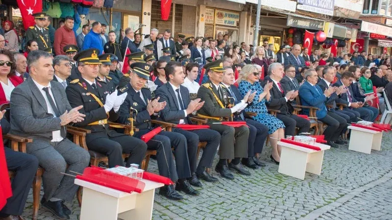 Bergama’da 29 Ekim Cumhuriyet Bayramı coşkusu