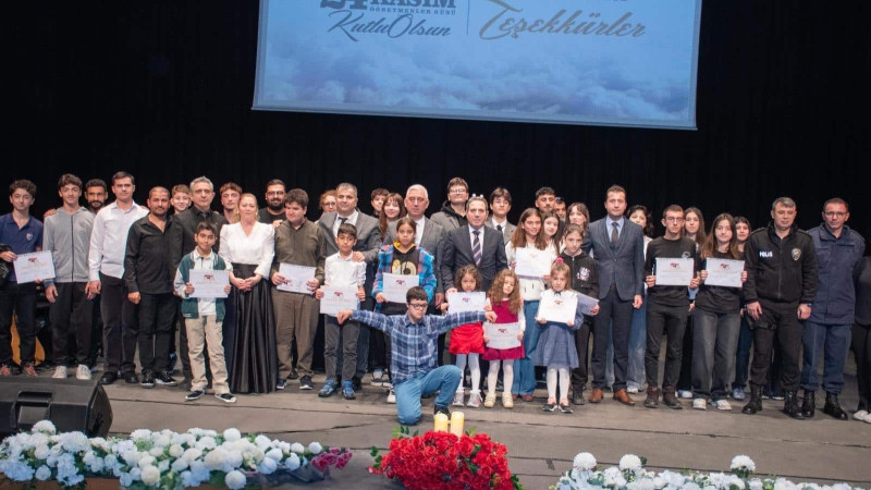 Bergama'da 24 Kasım Öğretmenler Günü Kutlandı
