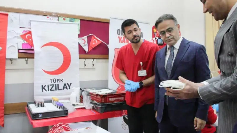 İzmir'de Kan Bağışı Etkinlikleri Devam Ediyor