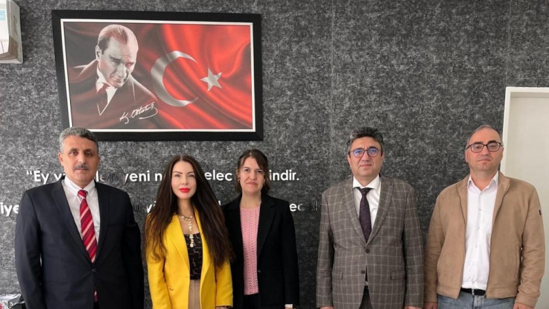 Karabağlar İlçe Millî Eğitim Müdürü Yüzbaşıoğlu’ndan Bayraklı İlçe Millî Eğitim Müdürlüğü’ne Ziyaret