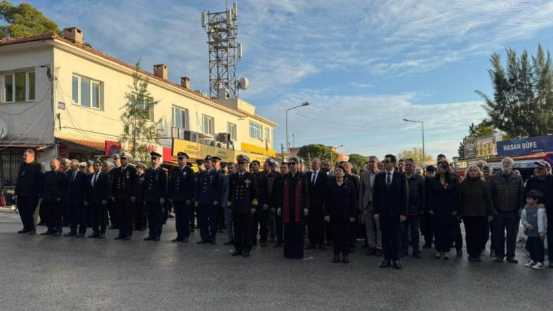 Karaburun'da 10 Kasım Atatürk'ü Anma Programı Düzenlendi