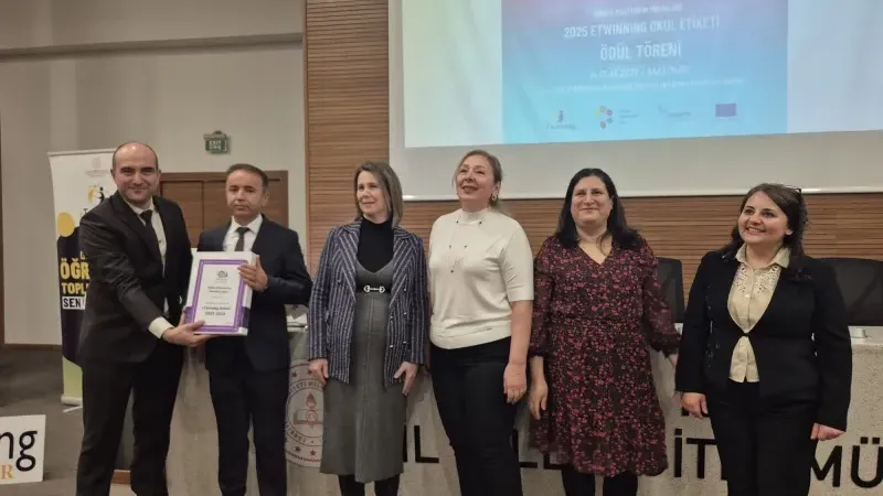 e-Twinning Okul Etiketi Alan Okullar İzmir’de Ödüllendirildi