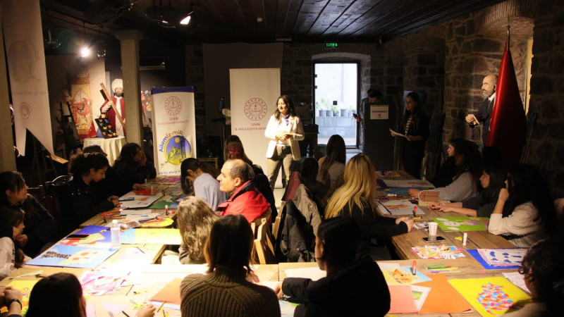 İzmir’de “Sömestir Aile Katılımlı Kolaj Atölyesi” düzenlendi