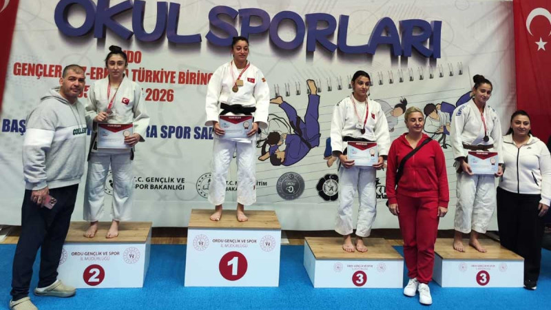 Gaziemir'den şampiyon: Ayşe DALDA, Türkiye ikincisi oldu!