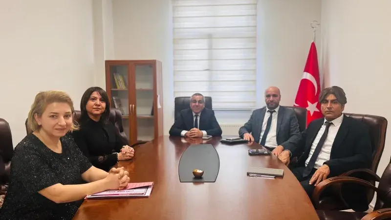 Gaziemir’de Eğitim Brifingleri İlçe Milli Eğitim Müdürü Atilla Başkanlığında Sürüyor