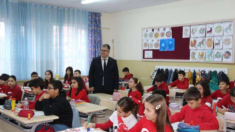 Bergama İlçe Milli Eğitim Müdürü Ulus öğrencilerle buluştu