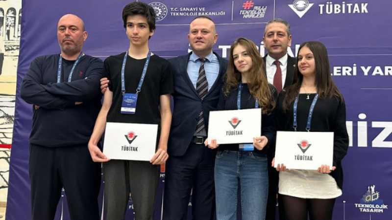 Bergama’dan TÜBİTAK 2204-A Yarışmasında Bölge Birinciliği