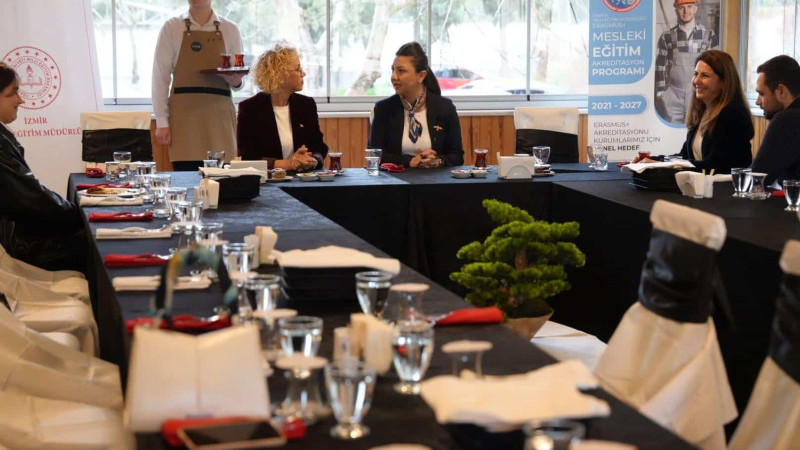 İzmir İl Millî Eğitimden Aile Bağlarını Güçlendiren Anlamlı Program