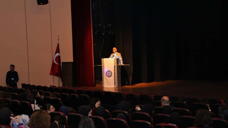 İzmir İl Millî Eğitim Müdürü Yahşi: Kalbinde Vicdan Taşıyan Gençlerin Geleceği Aydınlıktır