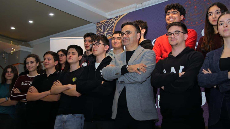 Dr. Ömer Yahşi Liderliğinde İzmir’de Eğitimde Yakalanan Başarı Türkiye’ye Örnek Oluyor