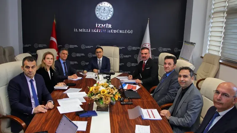 İzmir İl Millî Eğitim Müdürü Dr. Ömer Yahşi Güzelbahçe ilçe yöneticileriyle buluştu
