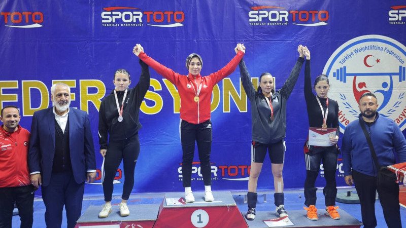 Çınarlı MTAL Öğrencileri Türkiye Halter Şampiyonası’nda Dereceyle Döndü