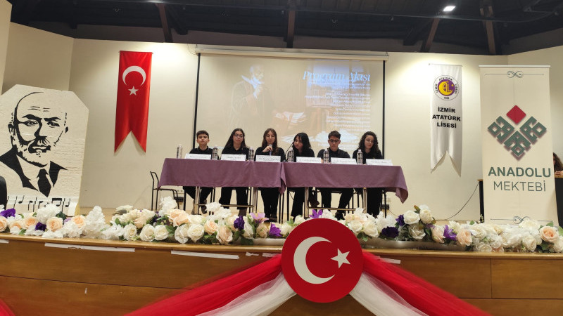 İzmir Atatürk Lisesi’nde Mehmet Âkif Ersoy Paneli Düzenlendi