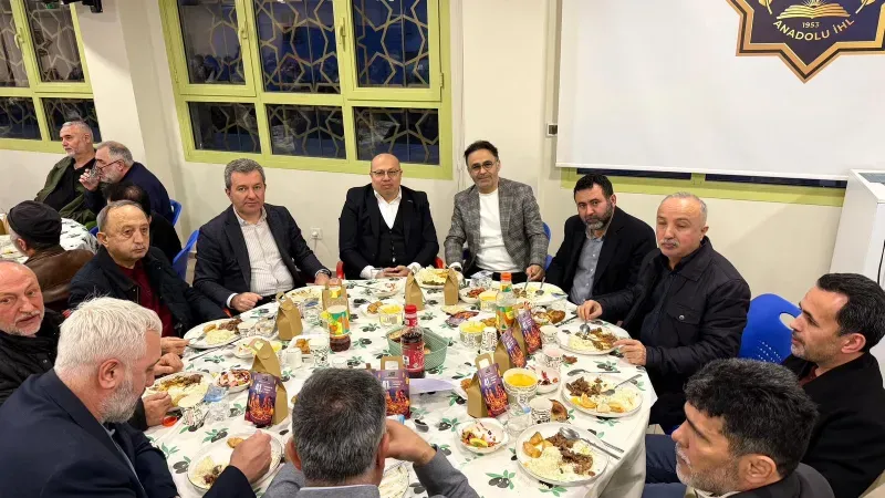 İzmir İl Millî Eğitim Müdürü Yahşi, 41. Geleneksel Aile İftarı’na Katıldı