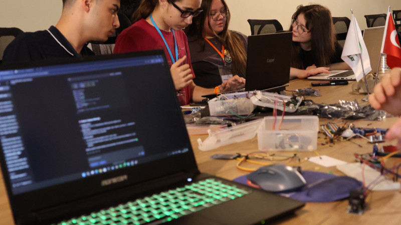 İzmir’de öğrencilere yönelik STEM Dijital Yürüyüş etkinliği düzenlendi