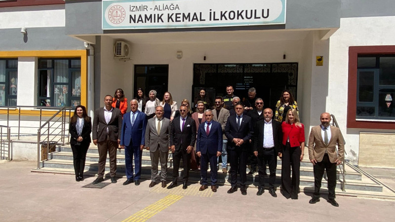Aliağa’da okula kazandırılan kütüphane törenle açıldı