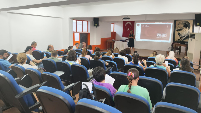 Türkiye Yüzyılı Maarif Modeli Seminerleri İzmir’de Sürüyor