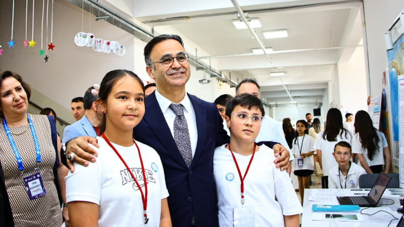 TÜBİTAK 4006 Bilim Fuarları İzmir’de devam ediyor