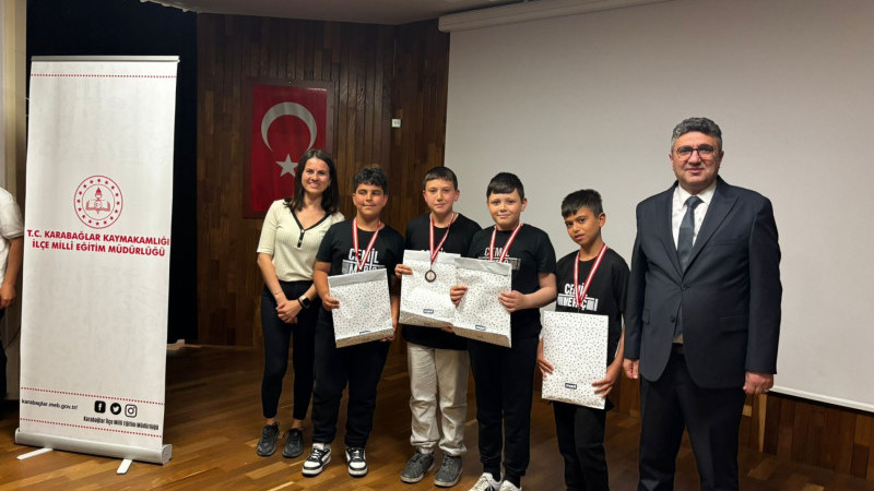 Karabağlar İlçe Milli Eğitim Müdürü Aydın Yüzbaşıoğlu Zihin Oyunları Yarışmasına Katıldı