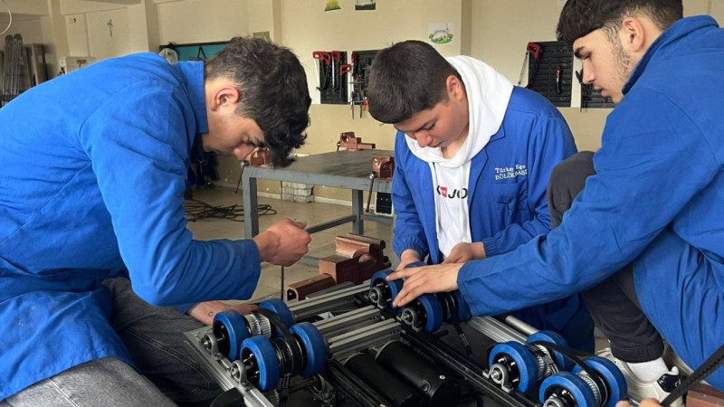 İzmir’de meslekî eğitimde yenilenebilir enerji hamlesi