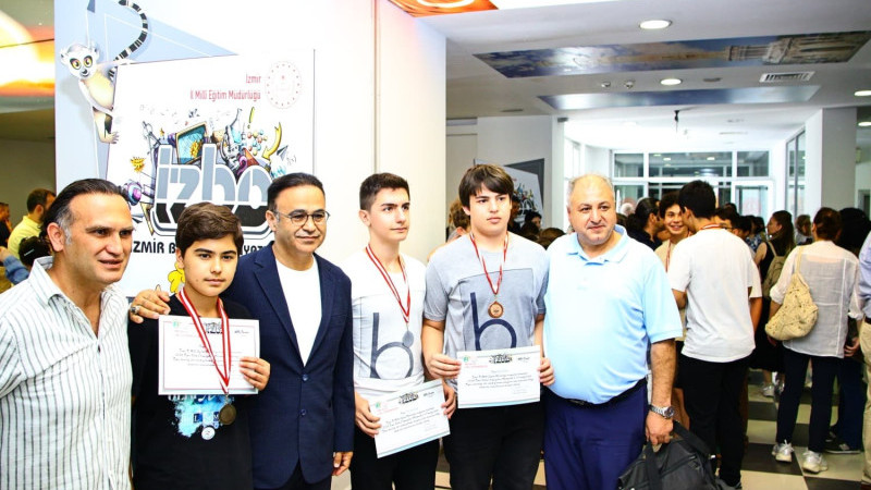 Geleceğin Bilim İnsanları İzmir'de Ödüllerine Kavuştu
