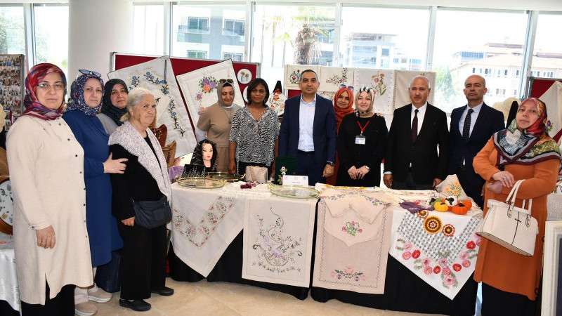 Torbalı’da Kursiyerlerin El Emeği Eserleri Sergilendi
