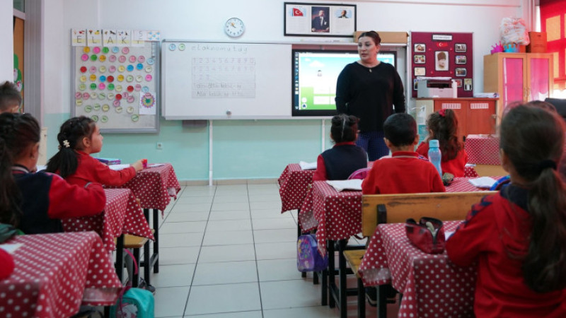 MEB duyurdu: Sözleşmeli öğretmenlerin yer değiştirme başvuruları 12 Ağustos'ta başlıyor