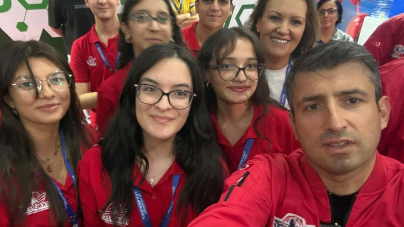 Nevvar Salih İşgören Anadolu Lisesi öğrencileri TEKNOFEST finalinde