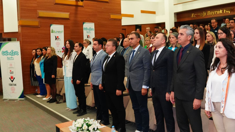 İzmir'de bilim rüzgarı: TÜBİTAK 4007 Bilimfest İzmir 2026 kapılarını açtı!