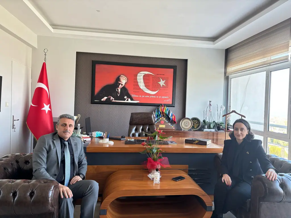 Bayraklı ve Narlıdere İlçe Milli Eğitim Müdürlerinden eğitim alanında iş birliği ziyareti