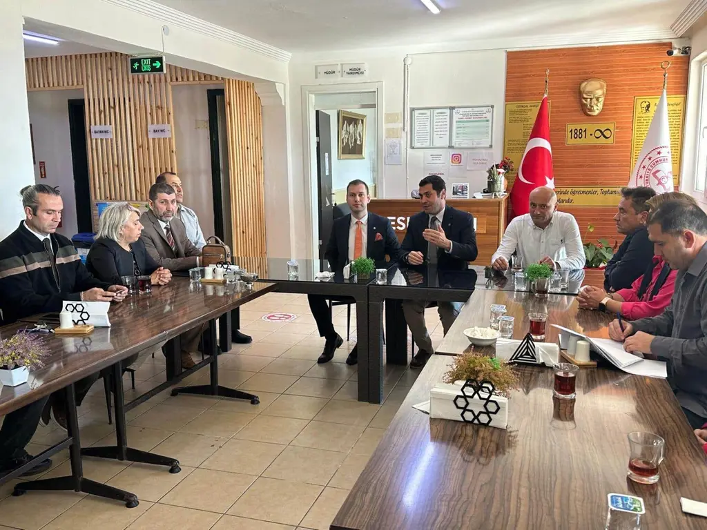 Karaburun Kaymakamı Mustafa Özbay'dan veda ziyareti