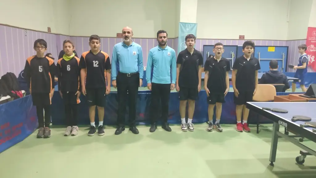 Kemalpaşa'nın spor kahramanları: Genç masa tenisçilerinden büyük başarı