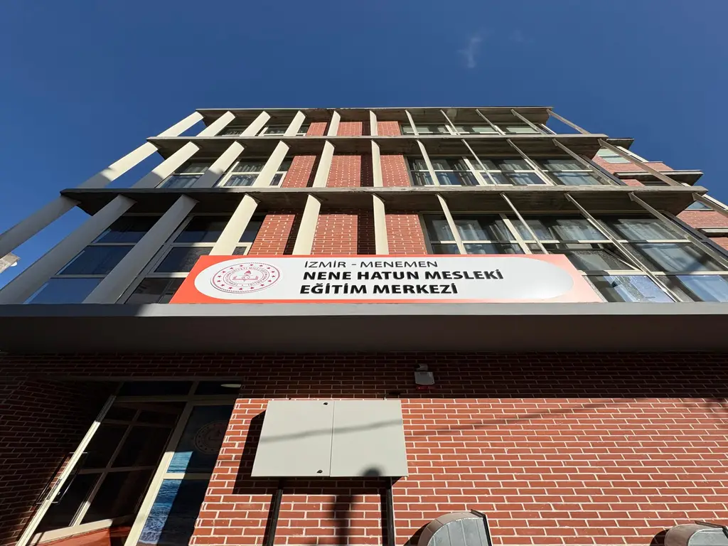 Menemen'deki Nene Hatun Mesleki Eğitim Merkezi yeni eğitim yılına hazır