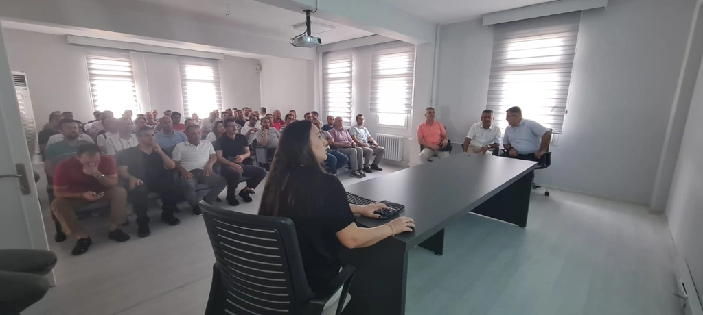Bergama İlçe Milli Eğitim Müdürlüğü'nde EBYS toplantısı yapıldı