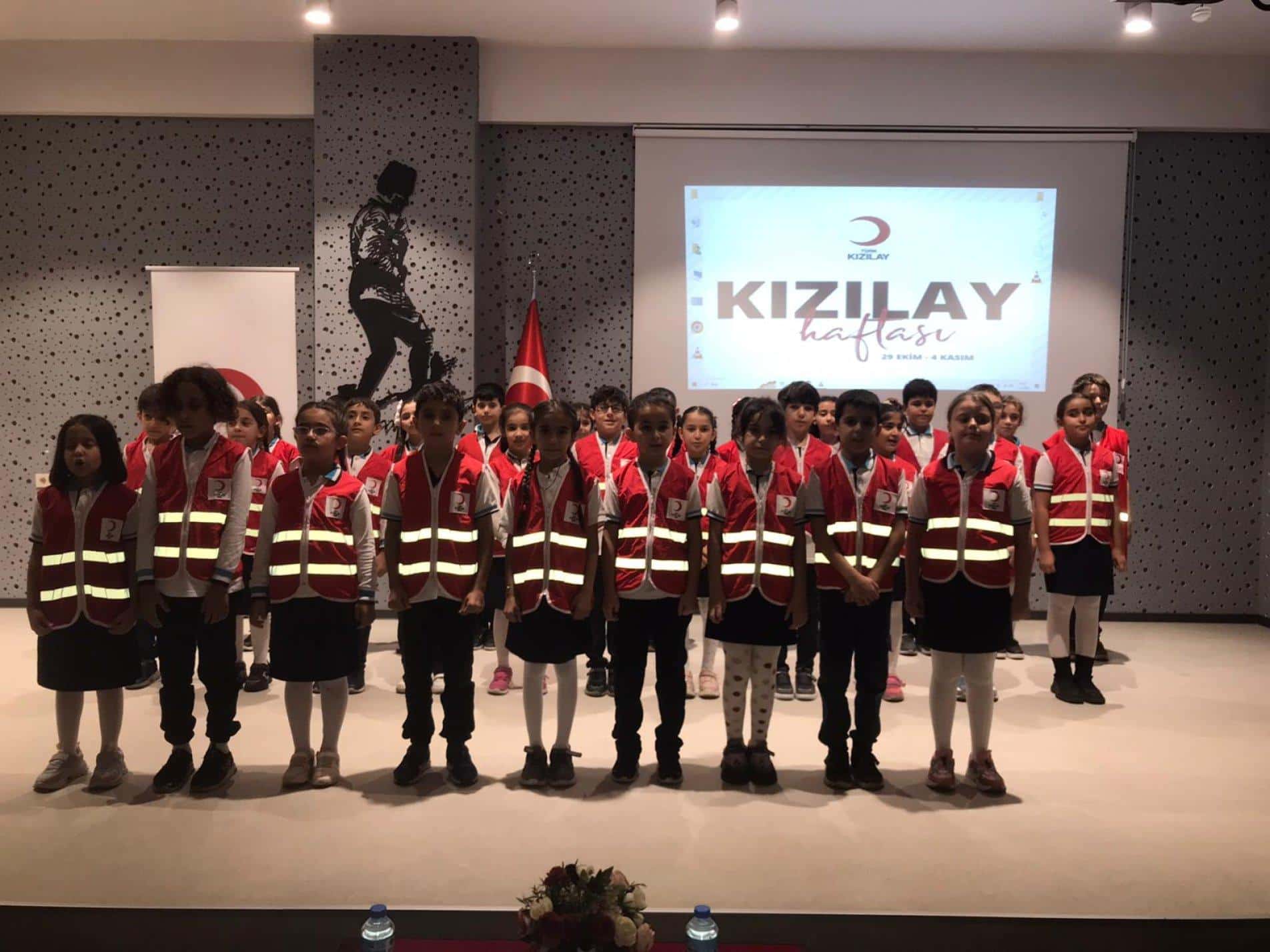 Karabağlar İlçe Milli Eğitim Müdürlüğü Kızılay Haftası'nı kutladı
